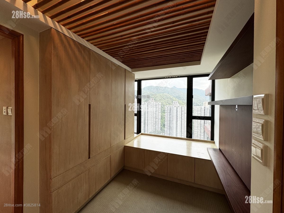 Castello Sell 2 Bedrooms , 1 Bathroom 580 ft²