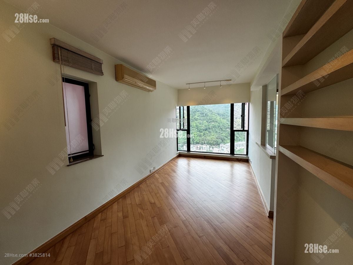 Castello Sell 2 Bedrooms , 1 Bathroom 580 ft²