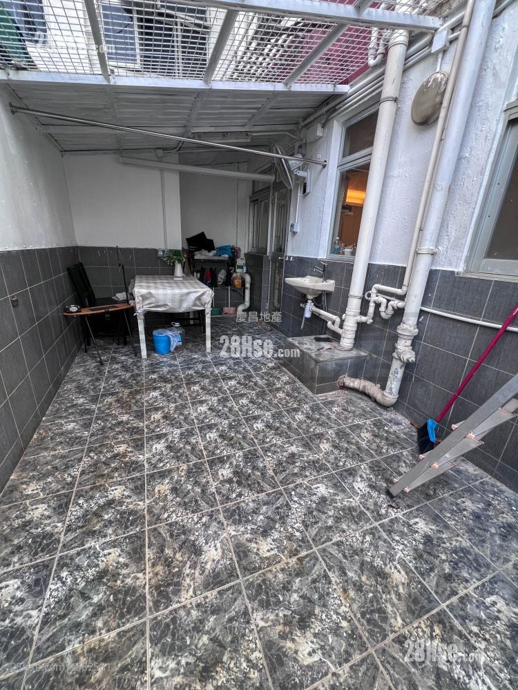 健威花園 租盤 2 房 , 1 浴室 456 平方呎