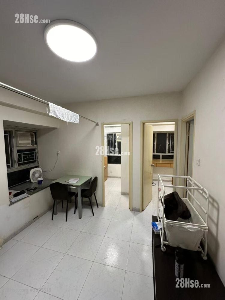 金獅花園 租盤 2 房 , 1 浴室 306 平方呎