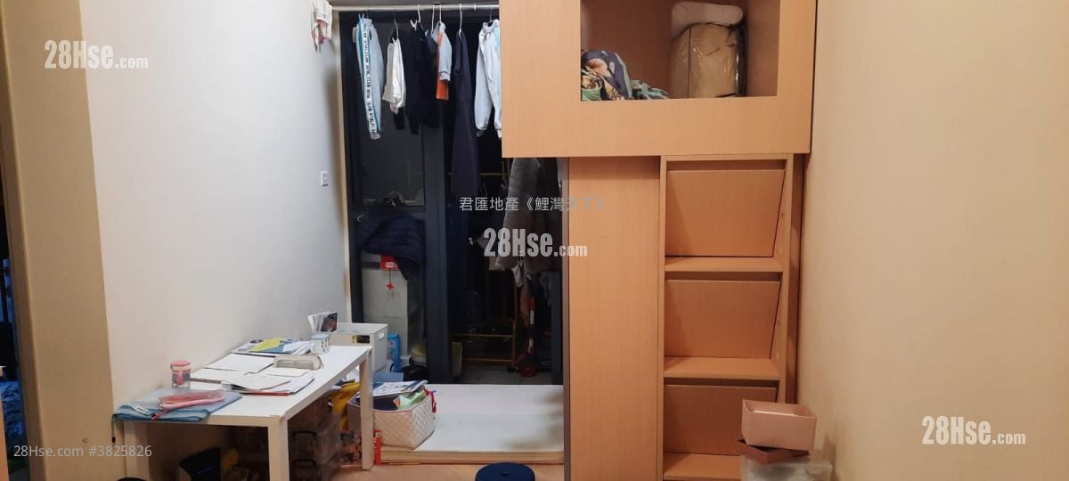 Canaryside Sell 2 Bedrooms , 1 Bathroom 445 ft²