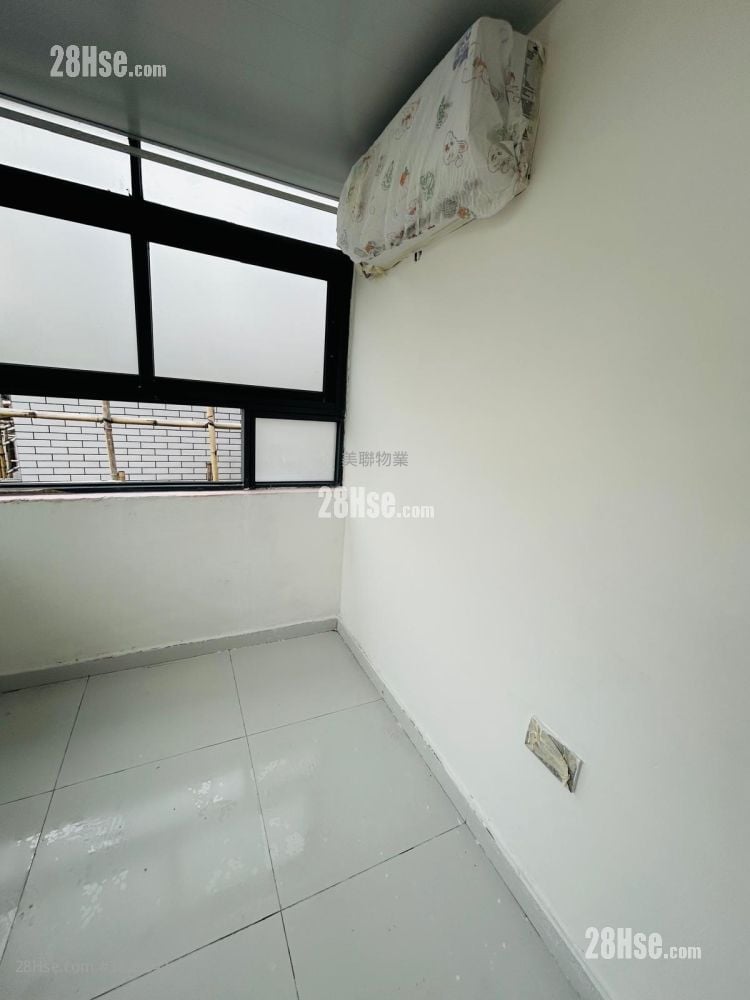 Village Rental 3 Bedrooms , 1 Bathroom 550 ft²