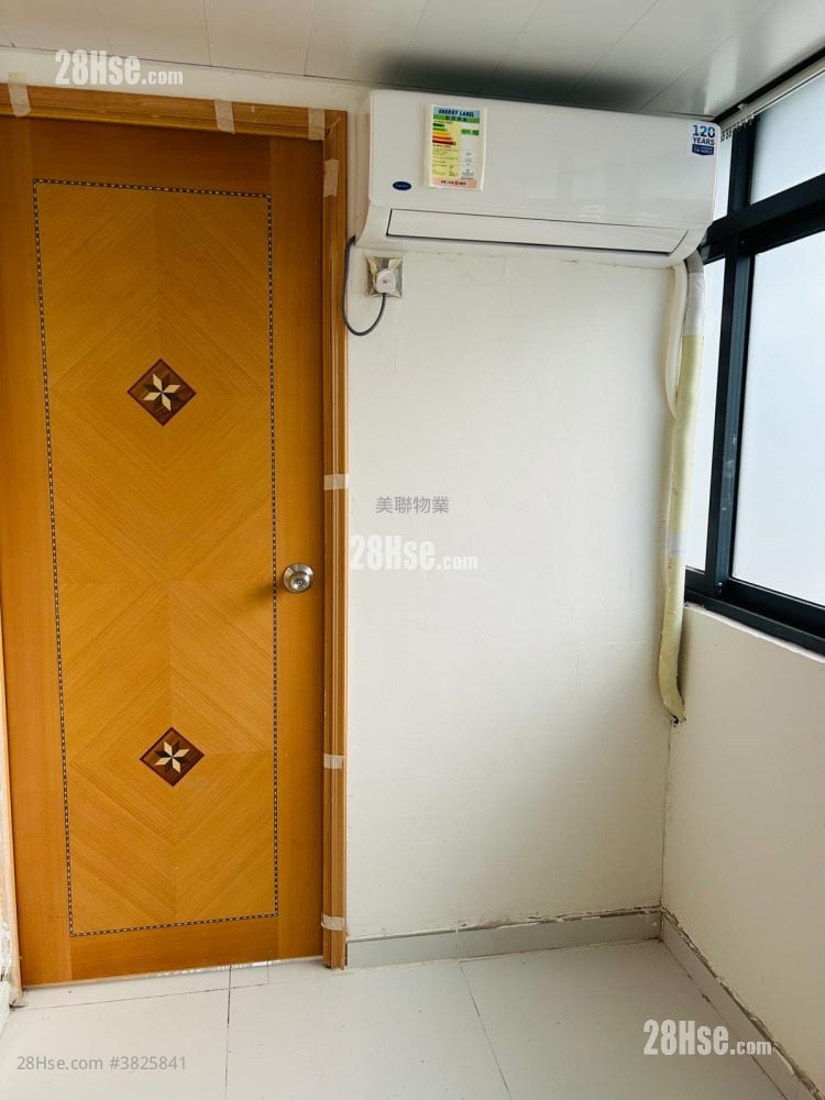 Village Rental 3 Bedrooms , 1 Bathroom 550 ft²