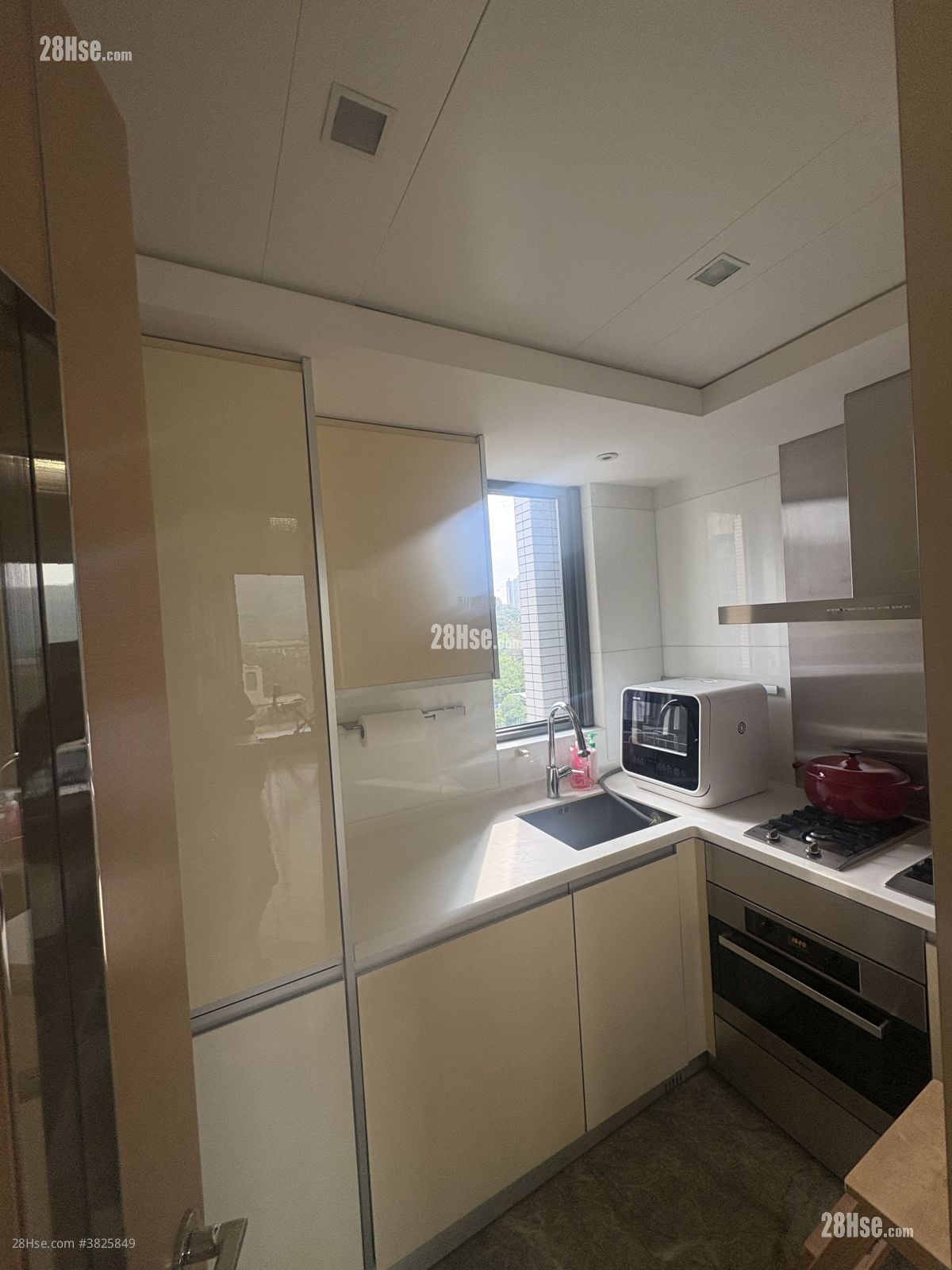 Riva Sell 2 Bedrooms , 1 Bathroom 466 ft²