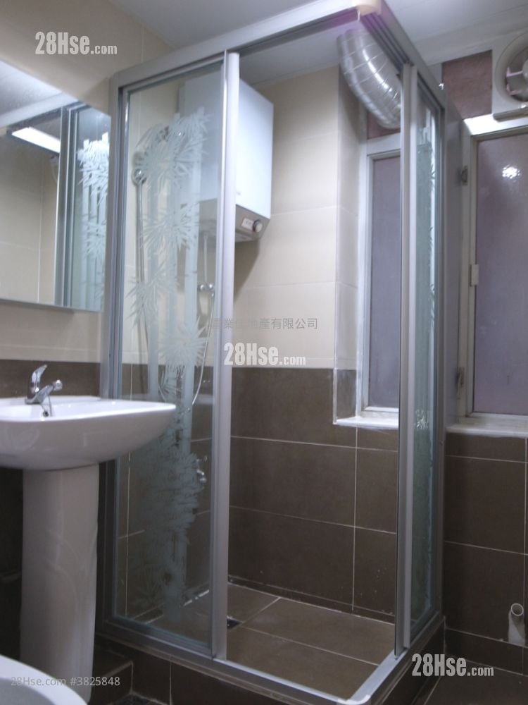 Lei Wen Court Sell 2 Bedrooms , 1 Bathroom 360 ft²