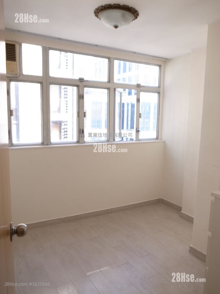 Lei Wen Court Sell 2 Bedrooms , 1 Bathroom 360 ft²