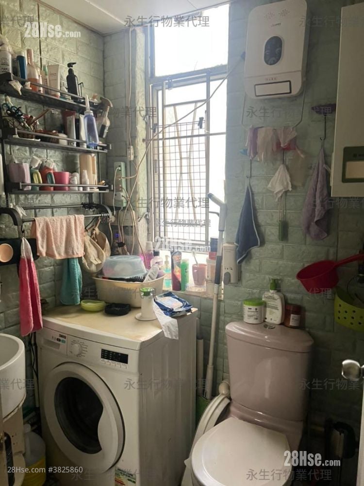 Fu Ning Garden Sell 3 Bedrooms , 1 Bathroom 495 ft²