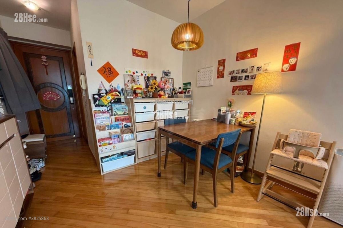 Tung Chung Crescent Sell 2 Bedrooms , 1 Bathroom 521 ft²