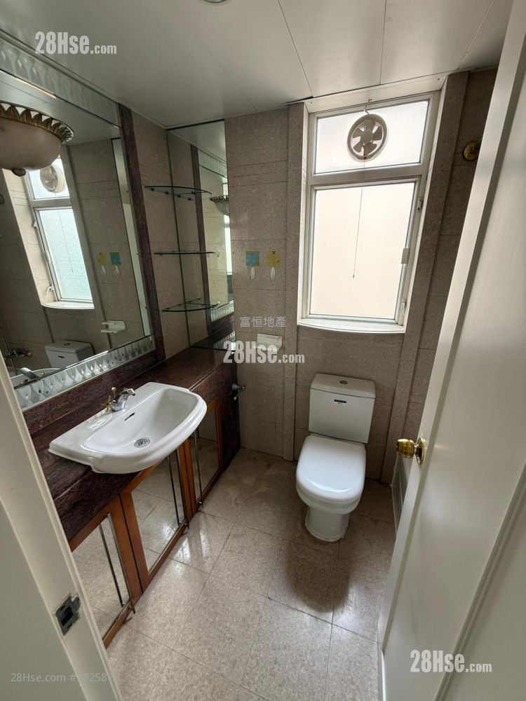 海逸豪园 租盘 4 房 , 3 浴室 884 平方尺