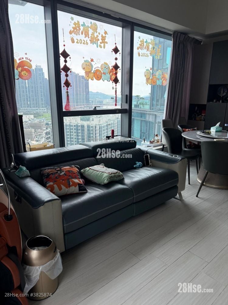 Twin Peaks Sell 4 Bedrooms 1,259 ft²