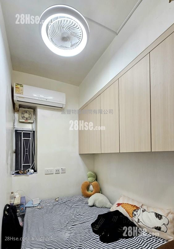 bedroom 3: Fook Gay Mansion Sell 3 Bedrooms , 1 Bathroom 445 ft²