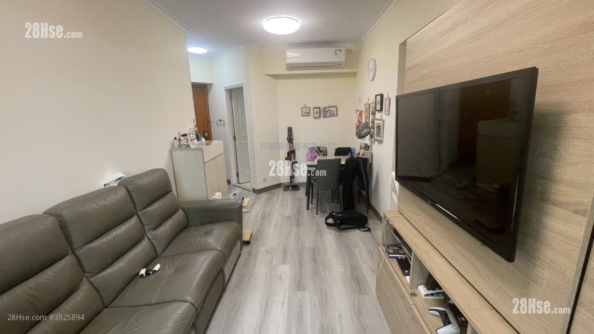 Banyan Garden Sell 2 Bedrooms , 1 Bathroom 460 ft²