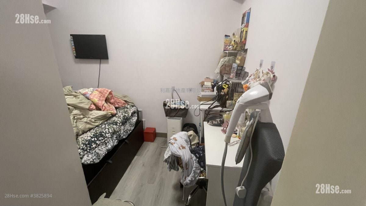 Banyan Garden Sell 2 Bedrooms , 1 Bathroom 460 ft²