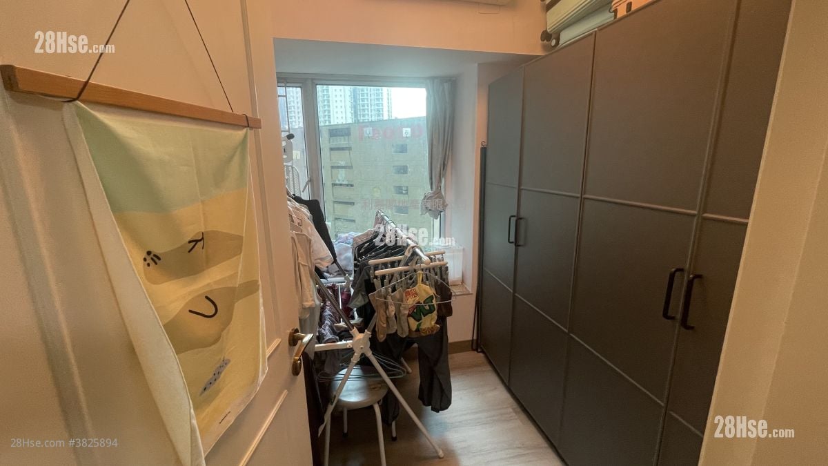 Banyan Garden Sell 2 Bedrooms , 1 Bathroom 460 ft²