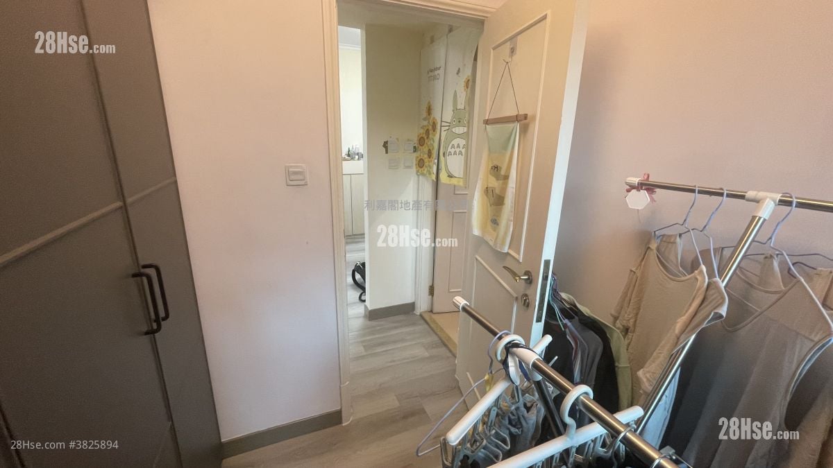 Banyan Garden Sell 2 Bedrooms , 1 Bathroom 460 ft²