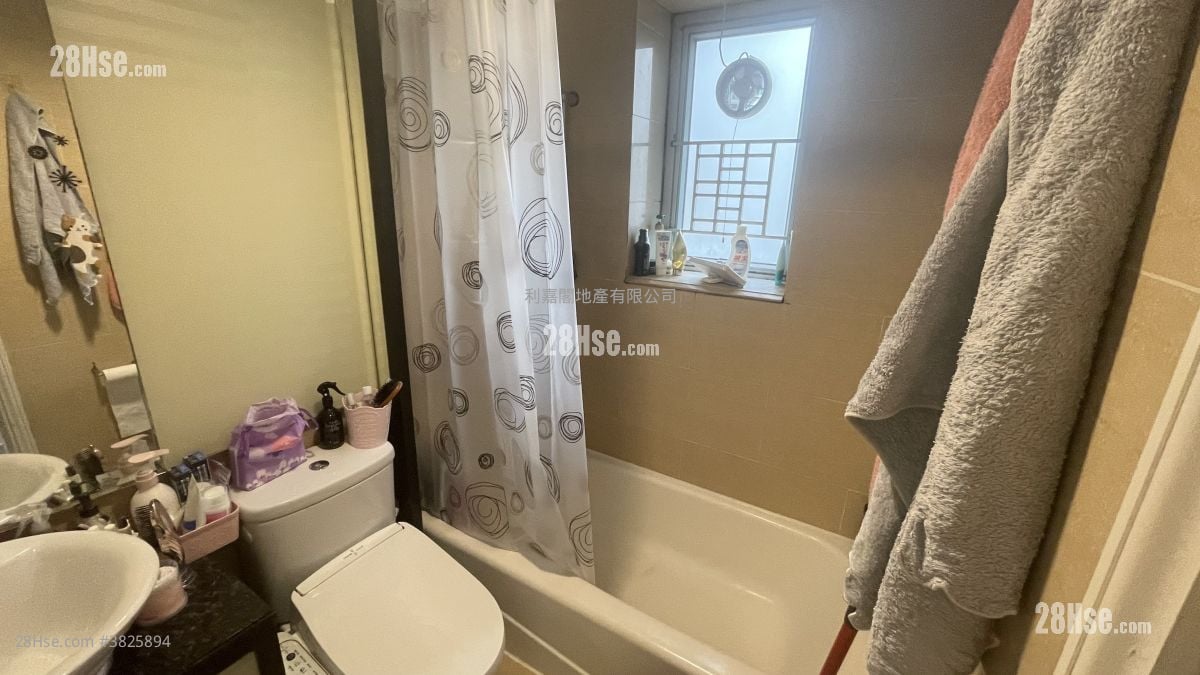 Banyan Garden Sell 2 Bedrooms , 1 Bathroom 460 ft²