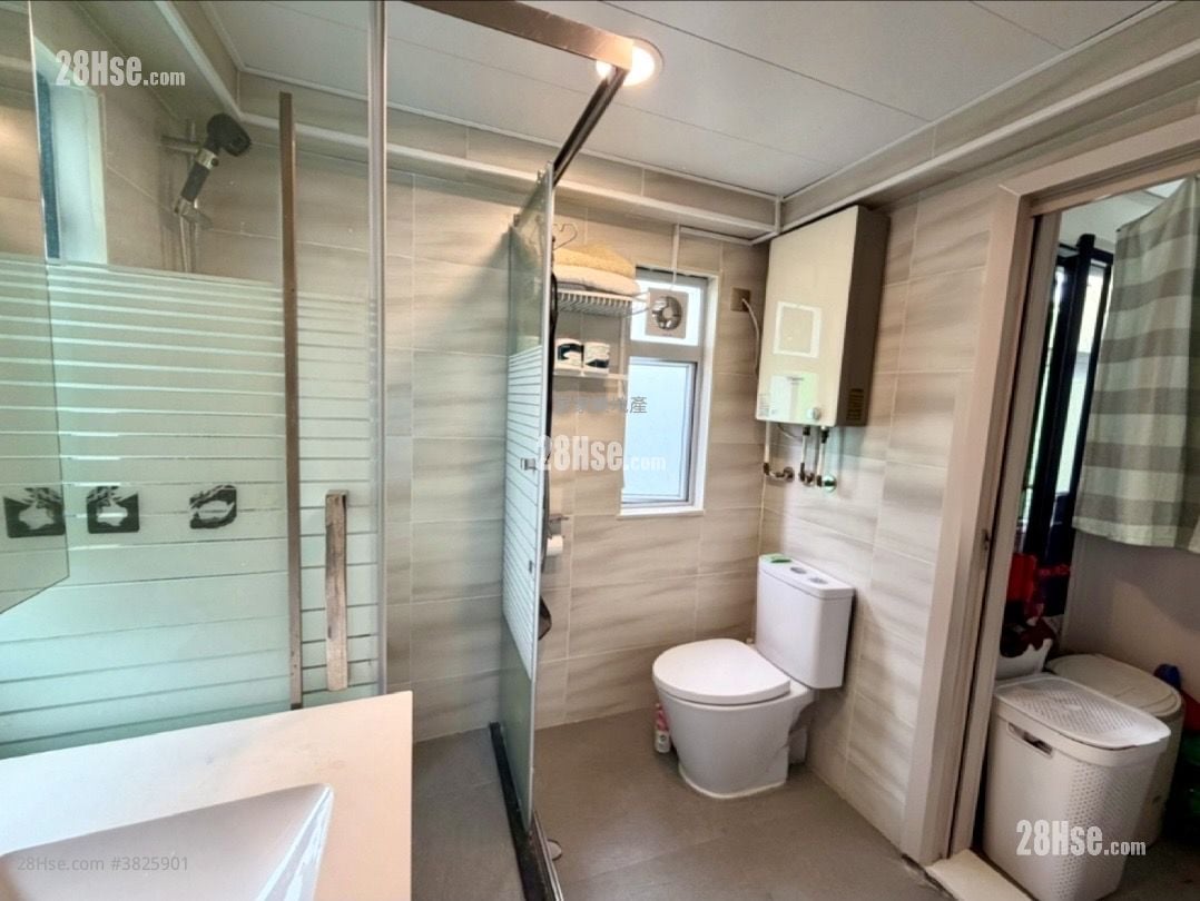 单幢楼房 租盘 4 房 , 2 浴室 681 平方尺