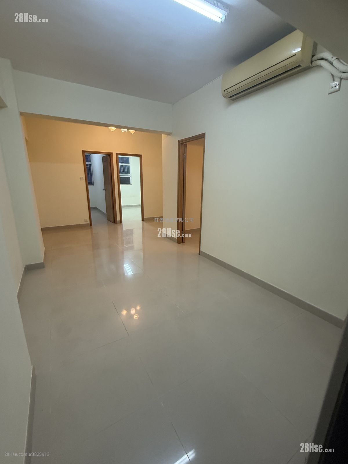 210 Shau ​​Kei Wan Road Sell 3 Bedrooms 605 ft²