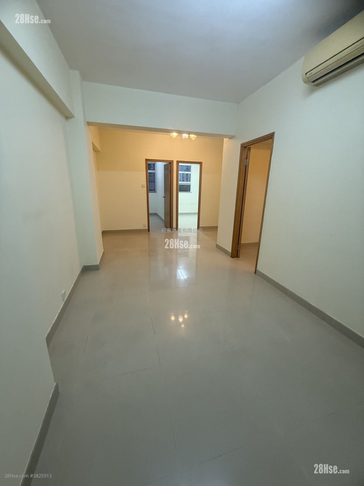 210 Shau ​​Kei Wan Road Sell 3 Bedrooms 605 ft²