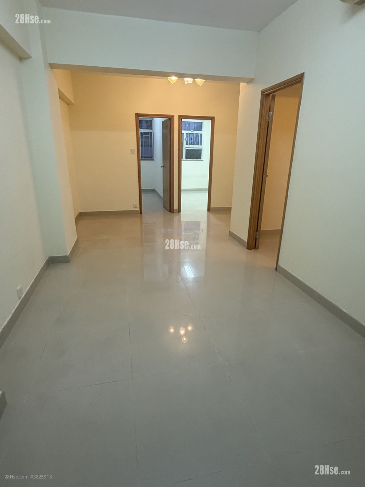 210 Shau ​​Kei Wan Road Sell 3 Bedrooms 605 ft²