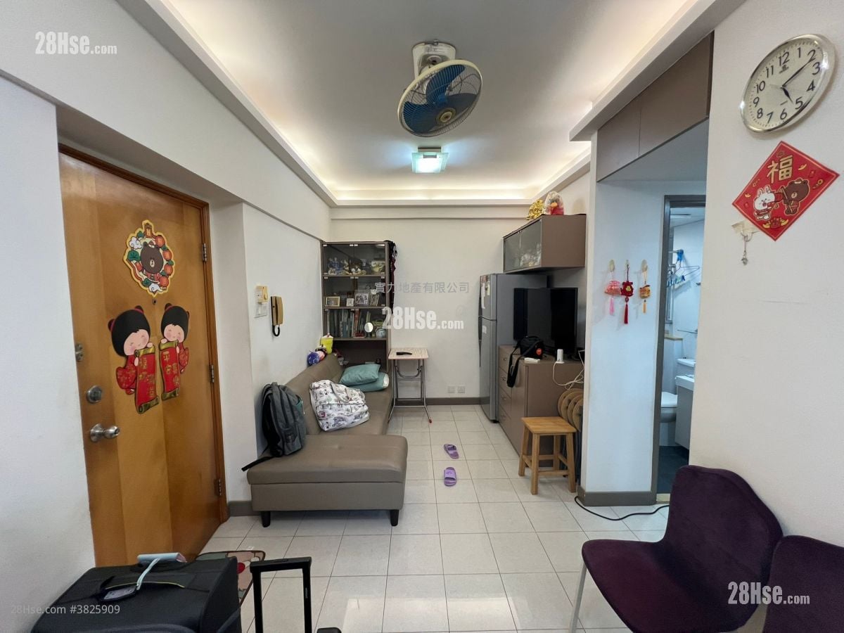 Smithfield Court Sell 2 Bedrooms , 1 Bathroom 371 ft²