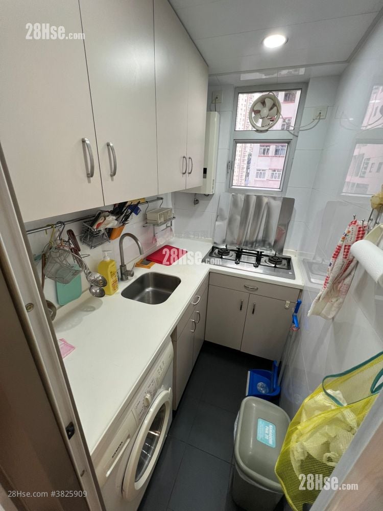 Smithfield Court Sell 2 Bedrooms , 1 Bathroom 371 ft²