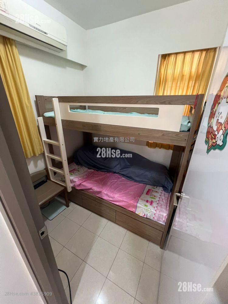 Smithfield Court Sell 2 Bedrooms , 1 Bathroom 371 ft²