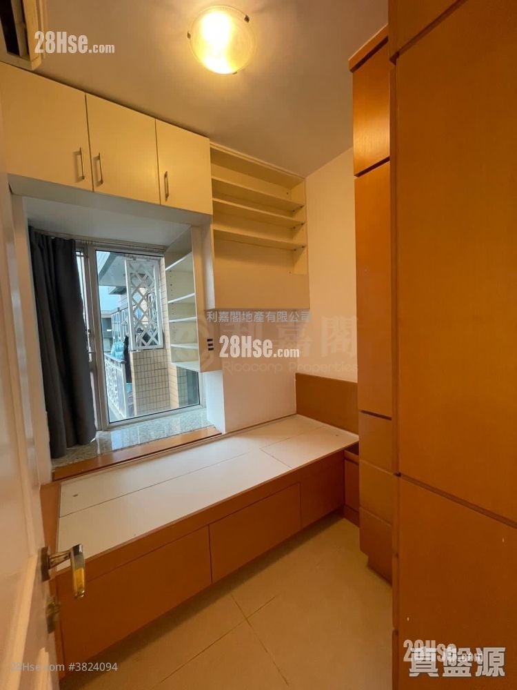 Banyan Garden Rental 2 Bedrooms , 1 Bathroom 516 ft²