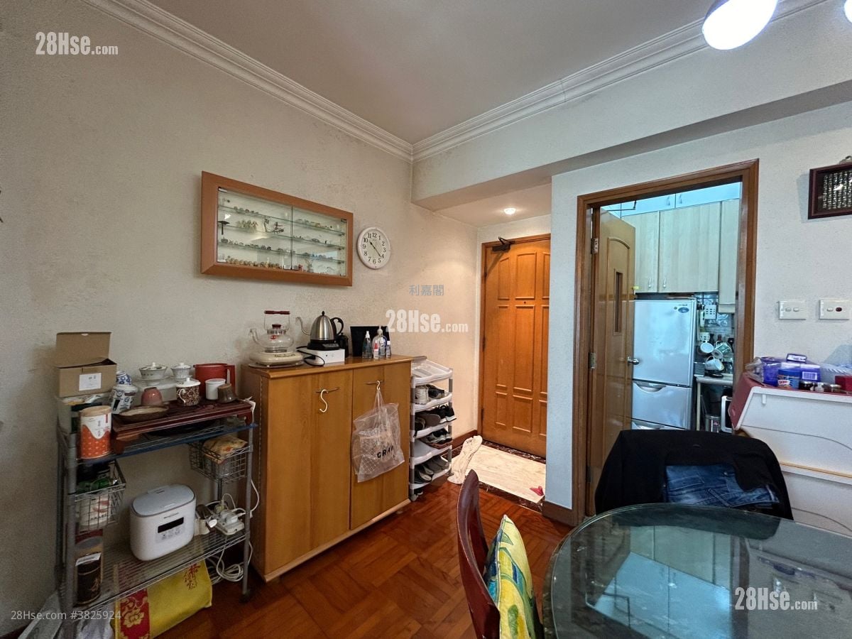 瑋珊園 售盤 3 房 , 2 浴室 805 平方呎