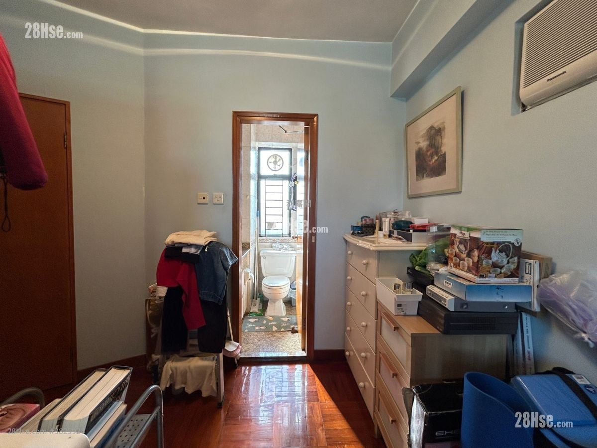 瑋珊園 售盤 3 房 , 2 浴室 805 平方呎