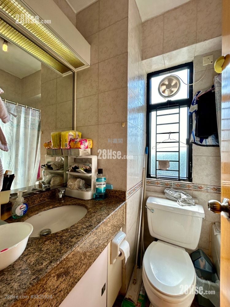 瑋珊園 售盤 3 房 , 2 浴室 805 平方呎