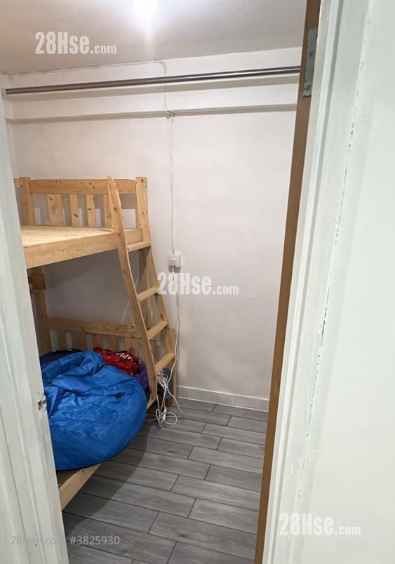 九華新村 租盤 2 房 320 平方呎