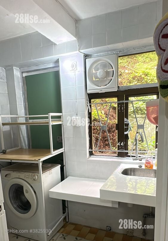 九華新村 租盤 2 房 320 平方呎