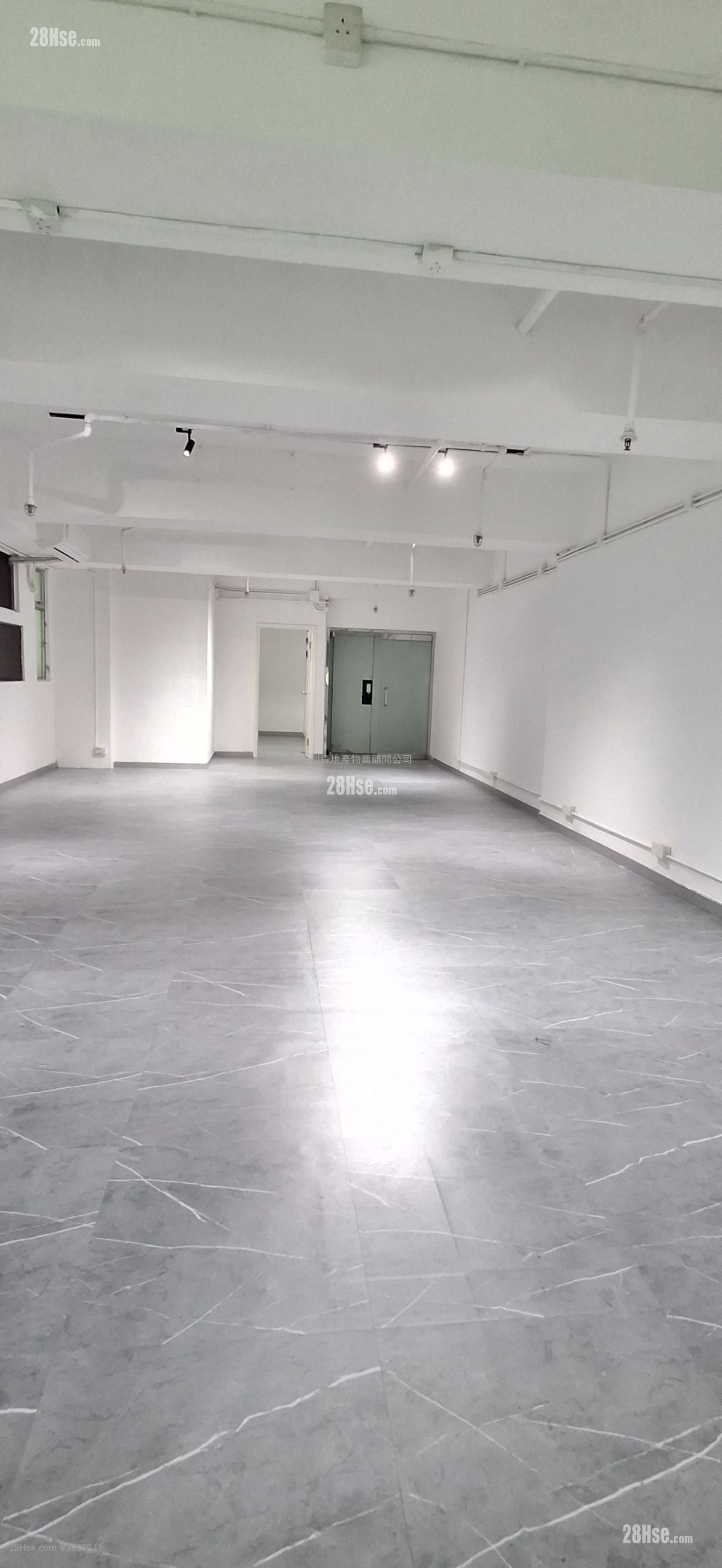 佳力工業大廈 租盤 980 平方呎