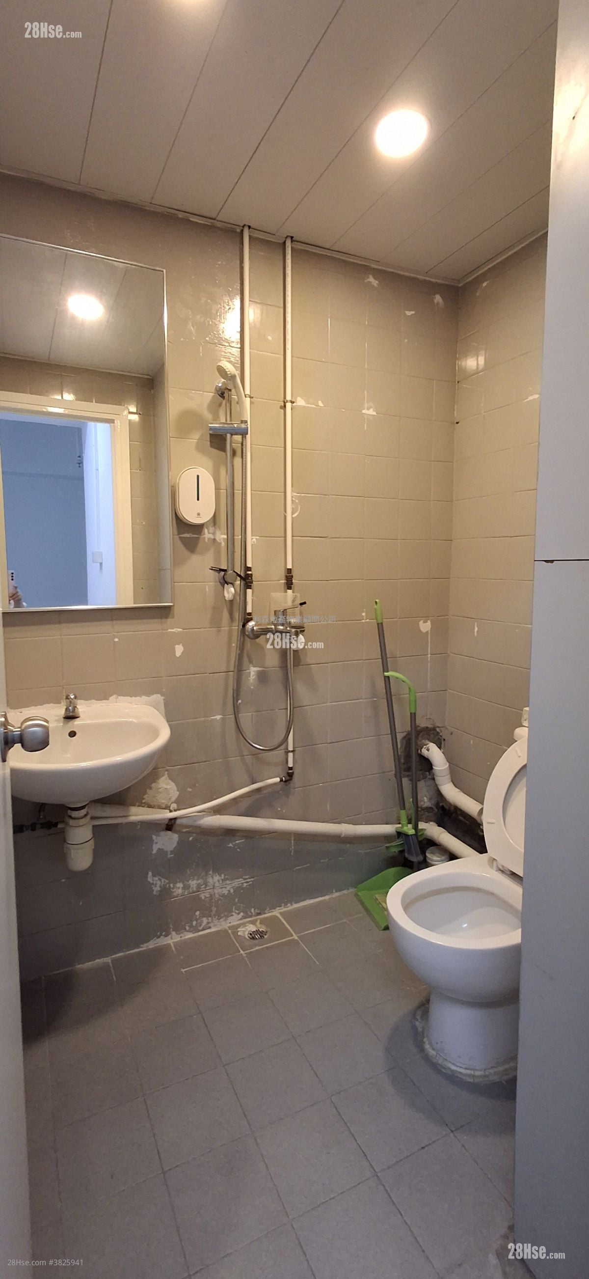 佳力工業大廈 租盤 980 平方呎