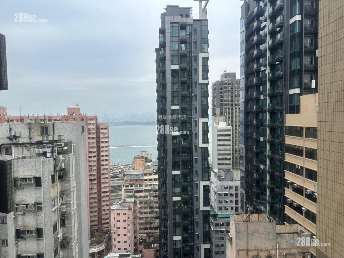 Imperial Terrace Sell 2 Bedrooms , 1 Bathroom 292 ft²