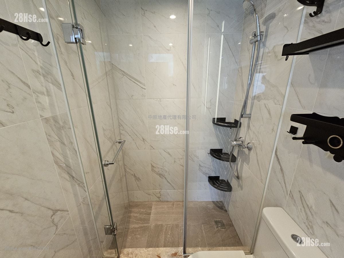 傲凱 租盤 2 房 , 1 浴室 299 平方呎