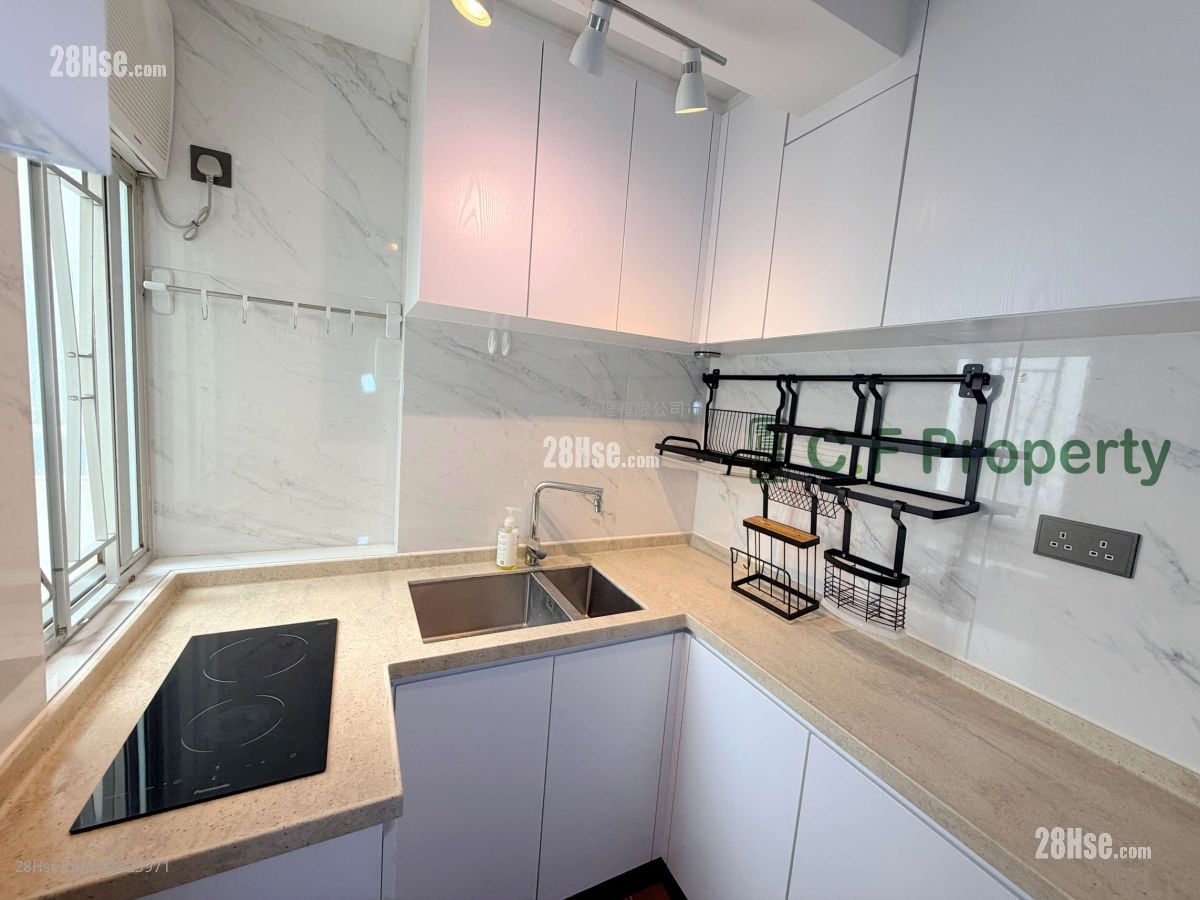 New Kwai Fong Gardens Sell 2 Bedrooms , 1 Bathroom 400 ft²