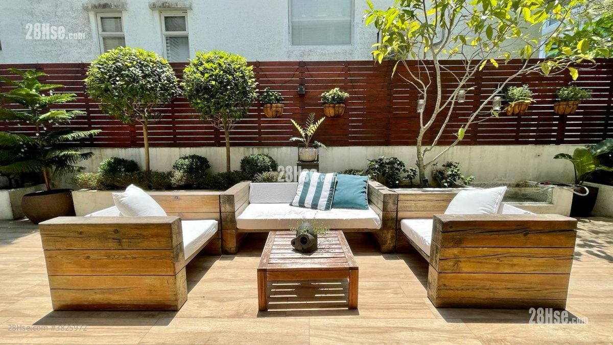 村屋 租盤 5+ 房 , 3 浴室 2,100 平方呎