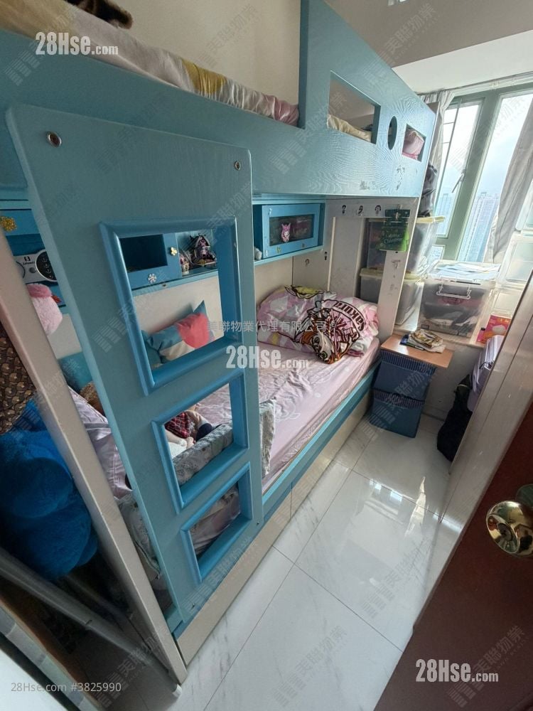 Residence Oasis Sell 3 Bedrooms 667 ft²