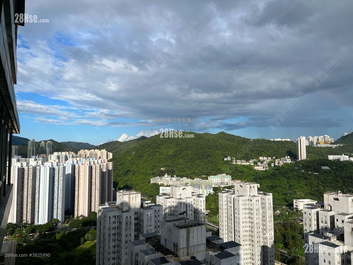 Residence Oasis Sell 3 Bedrooms 667 ft²