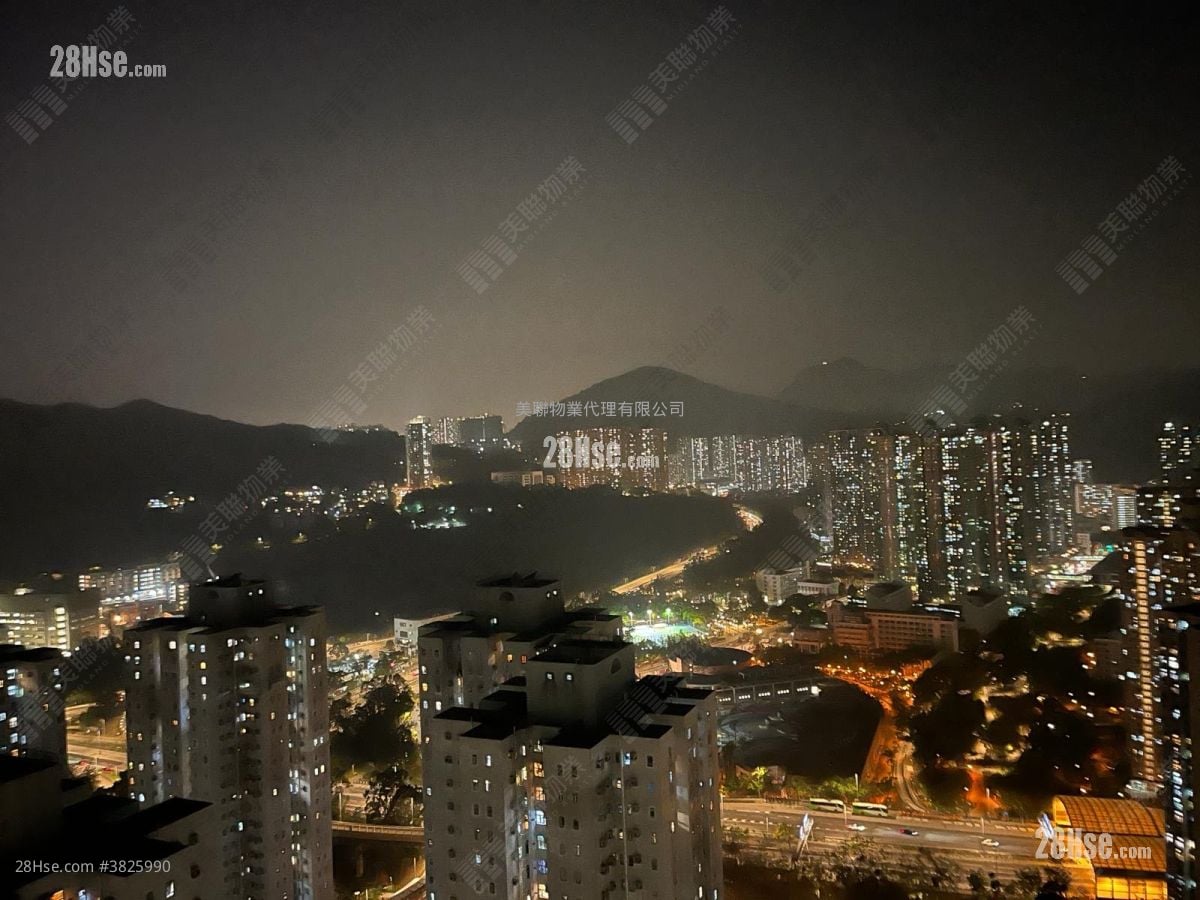 Residence Oasis Sell 3 Bedrooms 667 ft²