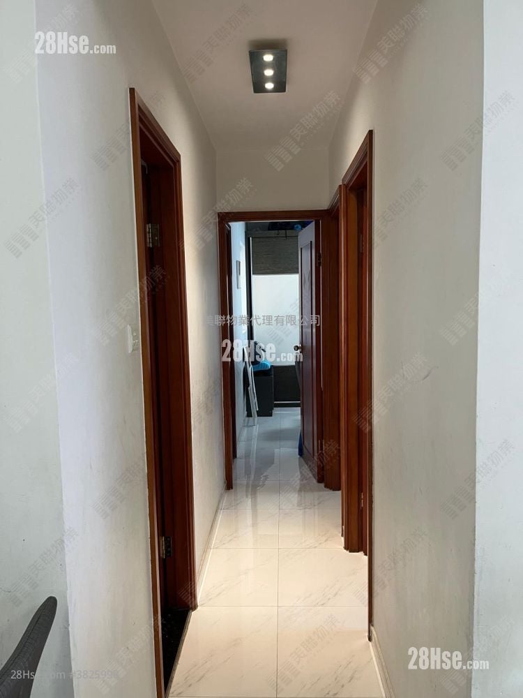 Residence Oasis Sell 3 Bedrooms 667 ft²