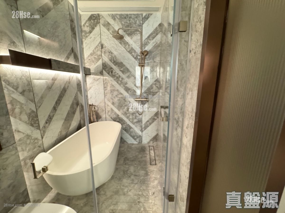 The Knightsbridge Rental 3 Bedrooms 1,002 ft²