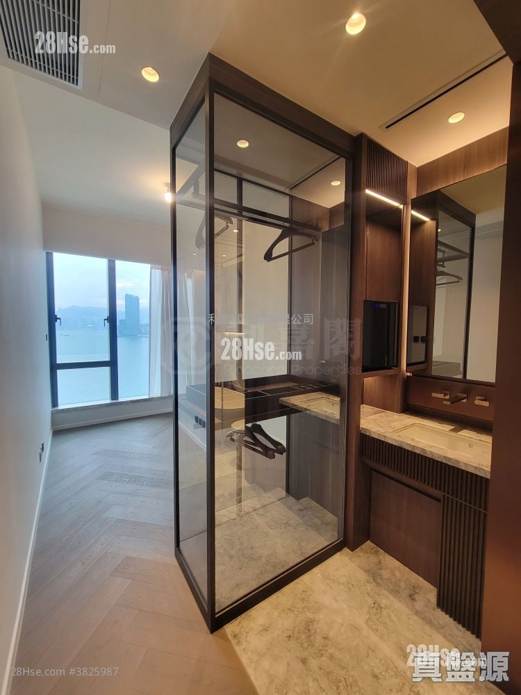 The Knightsbridge Rental 3 Bedrooms 1,002 ft²