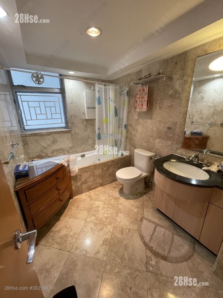 漾日居 租盤 5+ 房 , 4 浴室 2,011 平方呎