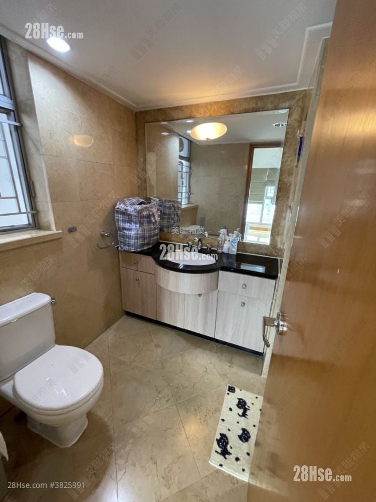 漾日居 租盤 5+ 房 , 4 浴室 2,011 平方呎