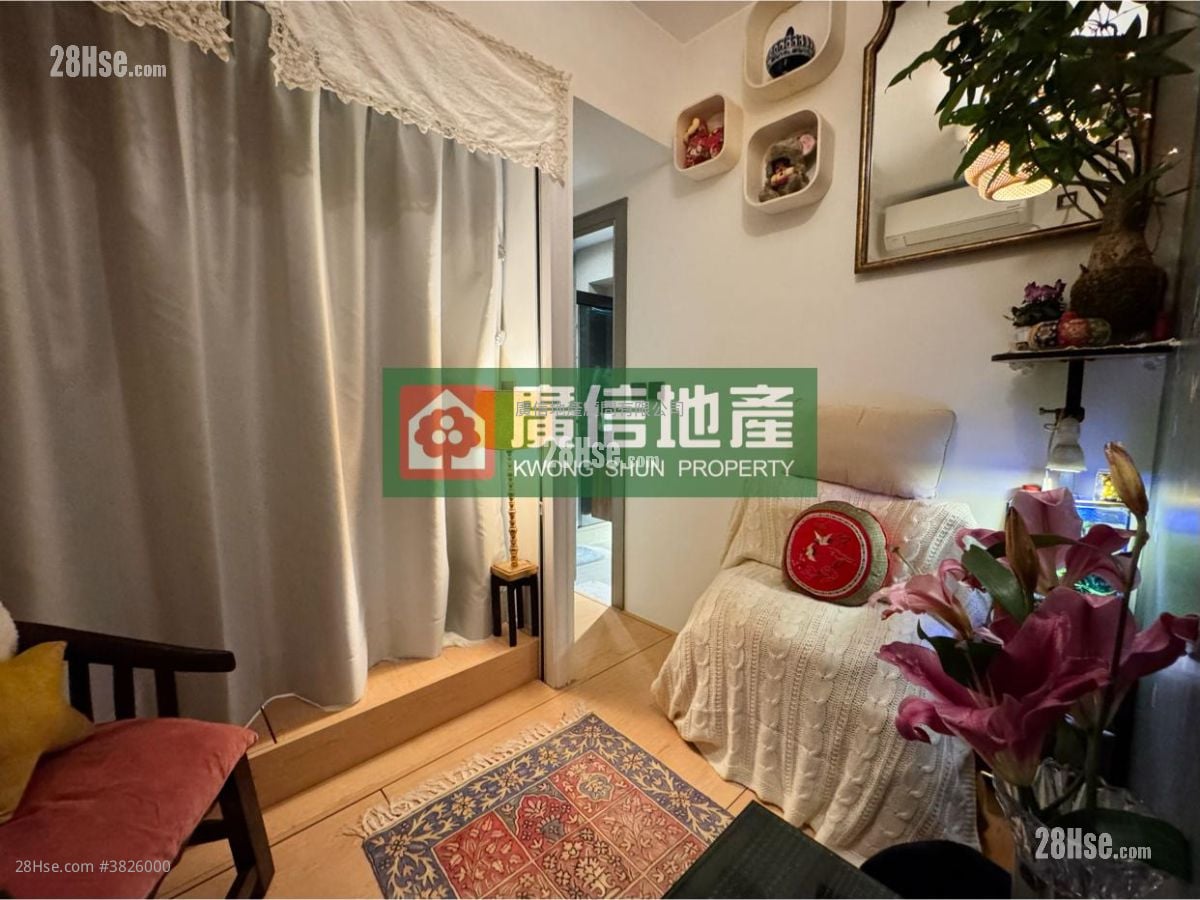 Fulland Court Sell 2 Bedrooms , 1 Bathroom 246 ft²