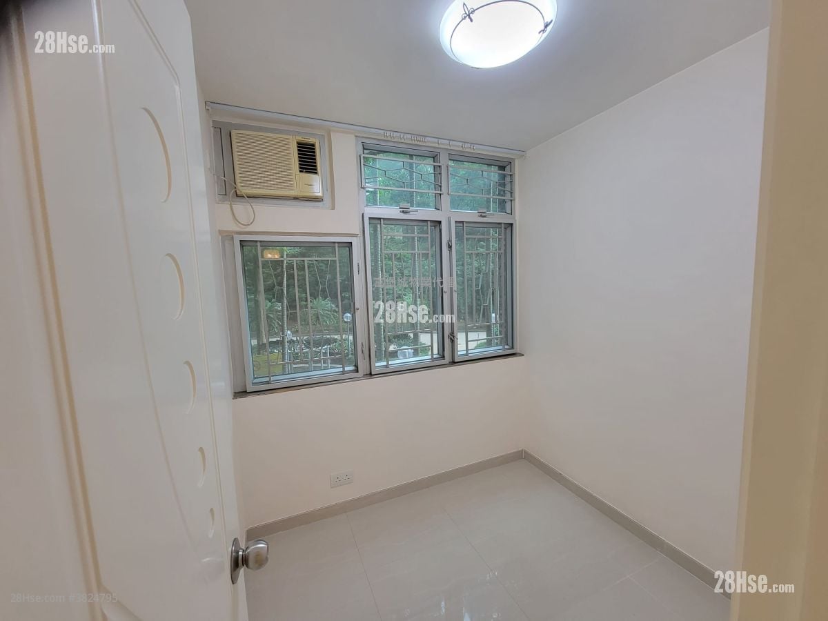 Kwong Lam Court Sell 2 Bedrooms , 1 Bathroom 441 ft²