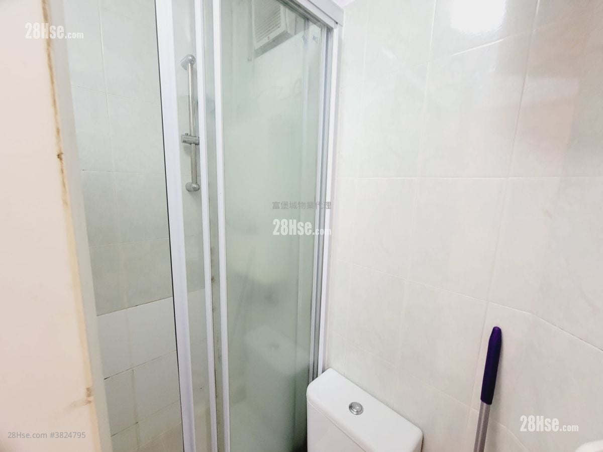 Kwong Lam Court Sell 2 Bedrooms , 1 Bathroom 441 ft²